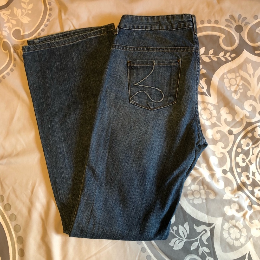 🛍 2/$30 | Simply Vera (Vera Wang) Jeans